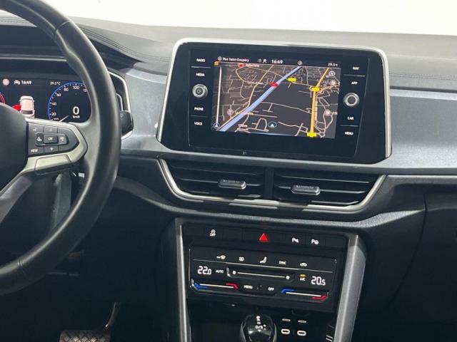 Volkswagen T-Roc image 9