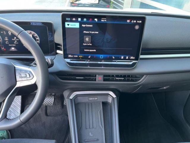 Volkswagen T-Roc image 2