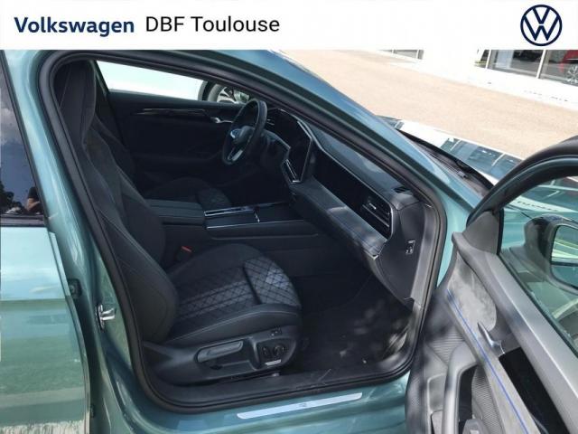 Volkswagen Passat image 9