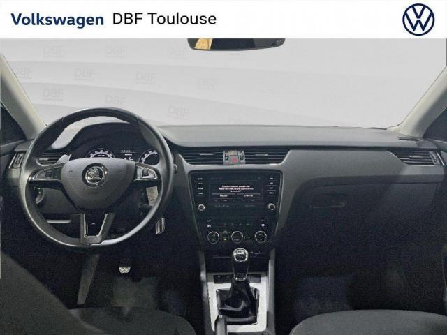 Skoda Octavia image 2