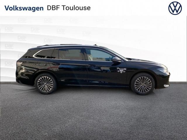 Volkswagen Passat image 1