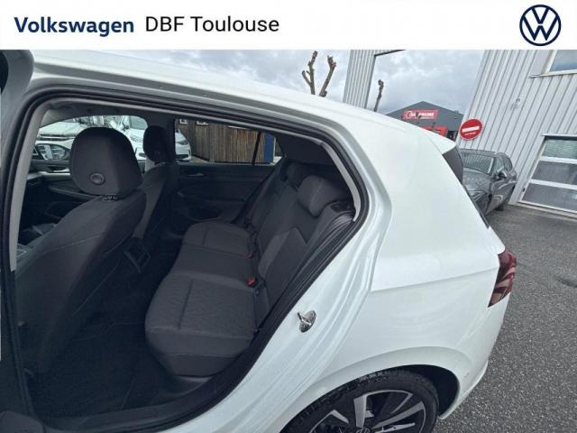 Volkswagen Golf image 9