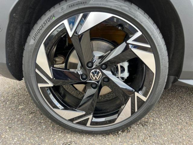 Volkswagen T-Roc image 1