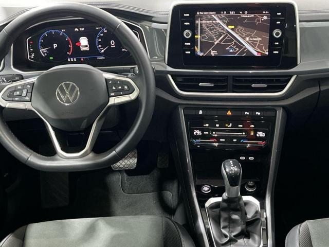 Volkswagen T-Roc image 9