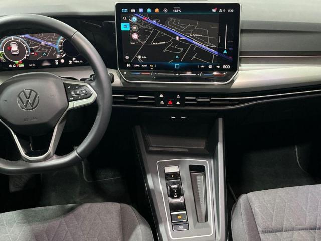 Volkswagen Golf image 2