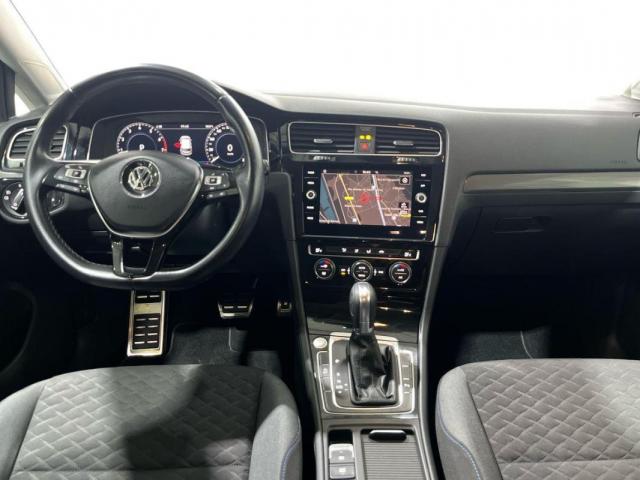 Volkswagen Golf image 8