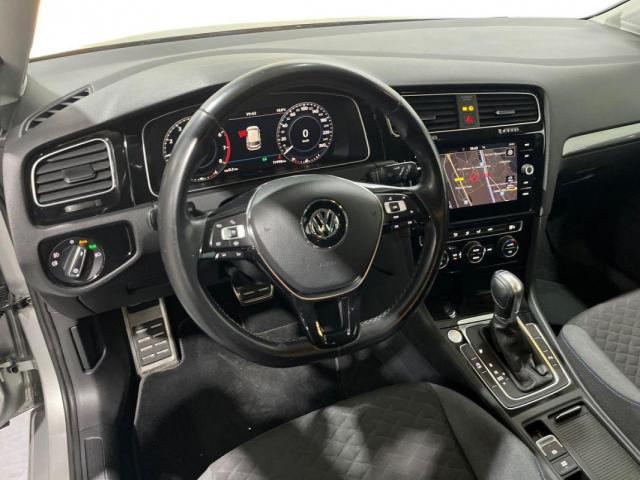 Volkswagen Golf image 8