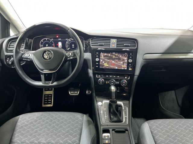 Volkswagen Golf image 8