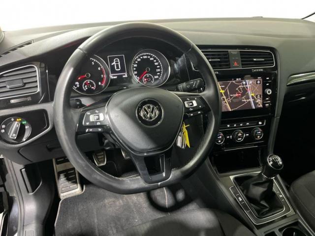 Volkswagen Golf image 8
