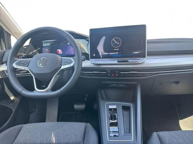 Volkswagen Golf image 8