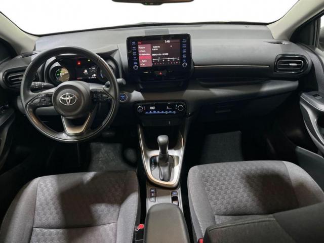 Toyota Yaris image 2