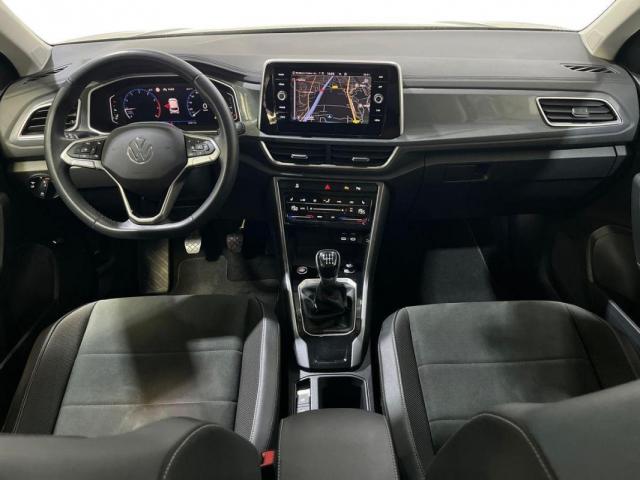 Volkswagen T-Roc image 2