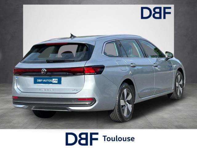 Volkswagen Passat image 2