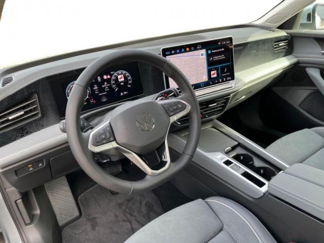 Volkswagen Passat image 7
