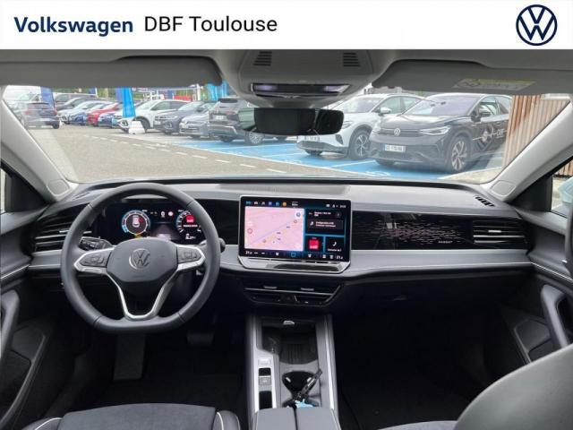 Volkswagen Passat image 2