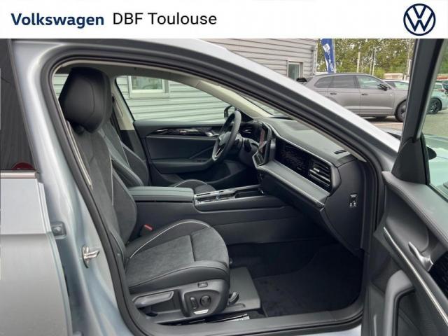 Volkswagen Passat image 1