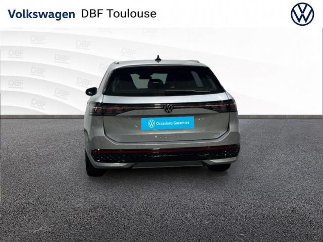 Volkswagen Passat image 8