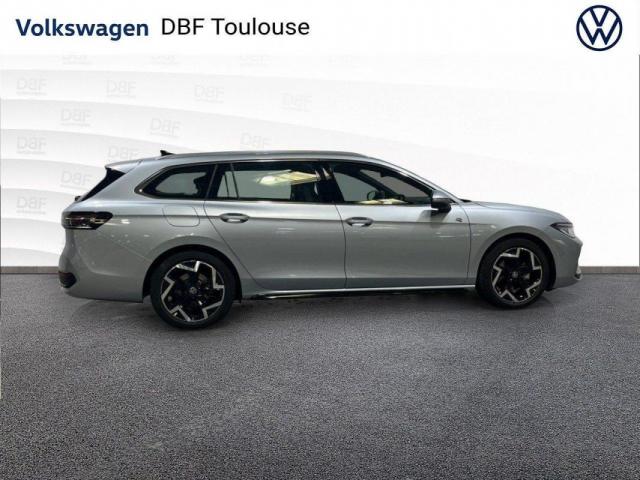 Volkswagen Passat image 6