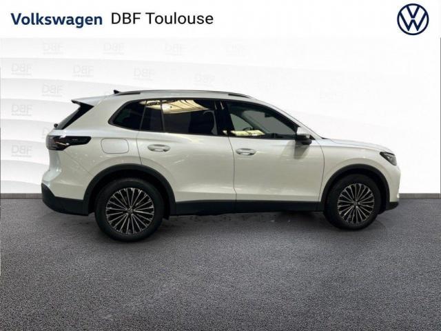 Volkswagen Tiguan image 8