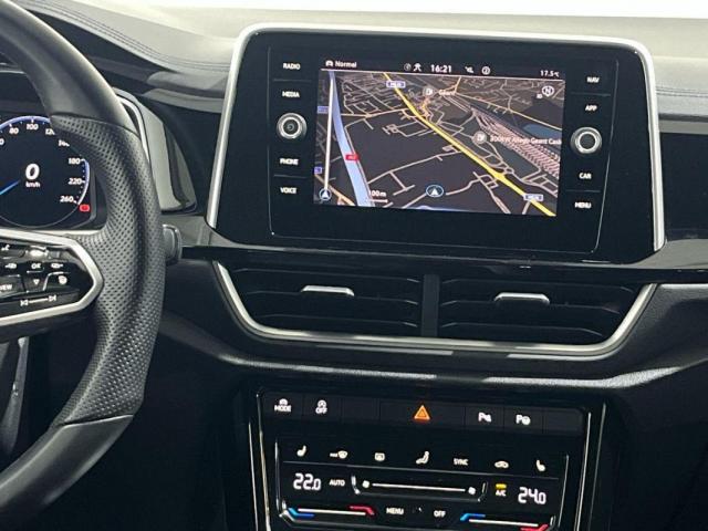 Volkswagen T-Roc image 6