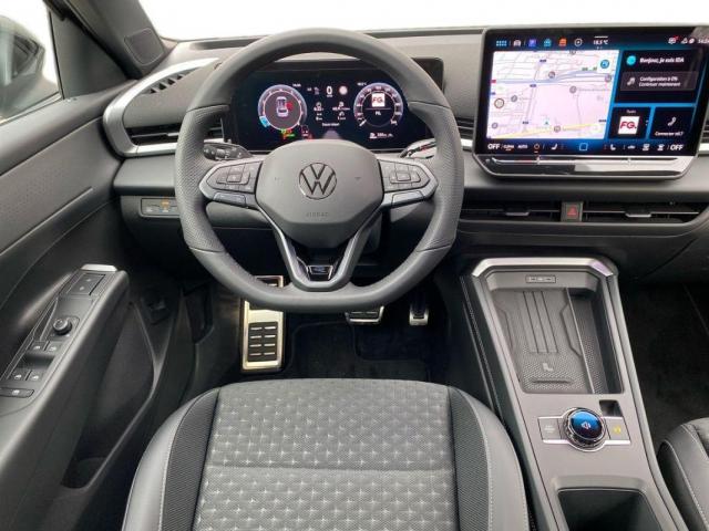Volkswagen T-Roc image 2