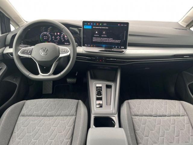 Volkswagen Golf image 9