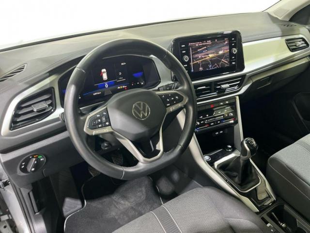 Volkswagen T-Roc image 2