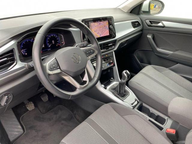 Volkswagen T-Roc image 6