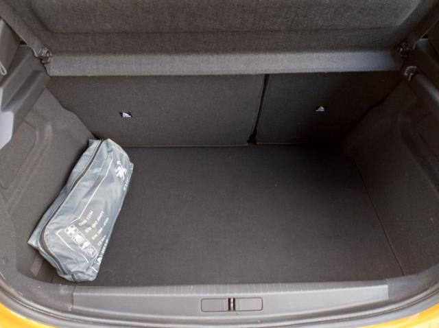 Peugeot 208 image 8