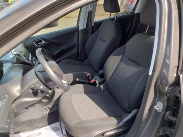 Peugeot 208 image 7