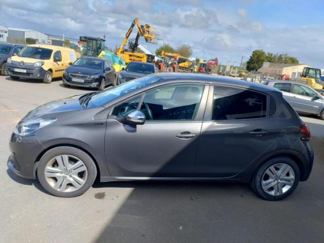 Peugeot 208 image 3
