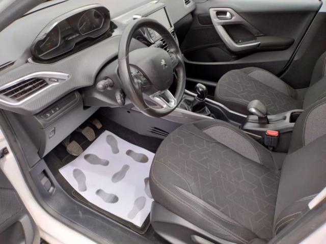 Peugeot 2008 image 6