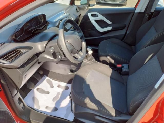 Peugeot 208 image 2
