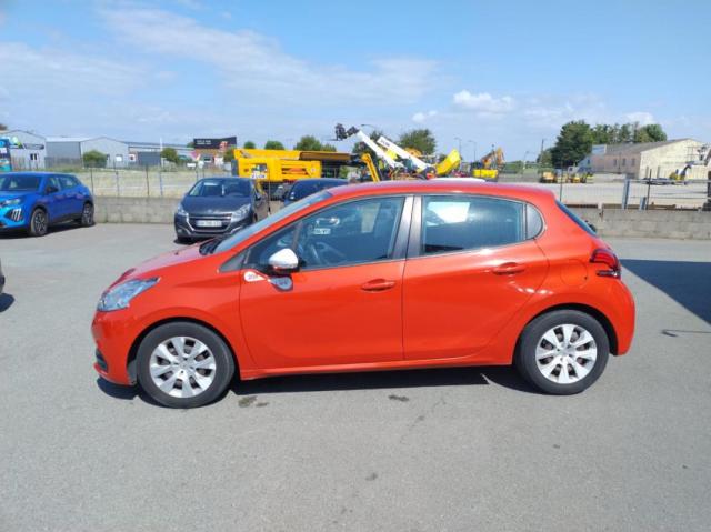 Peugeot 208 image 1