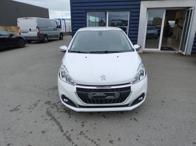 Peugeot 208 image 7