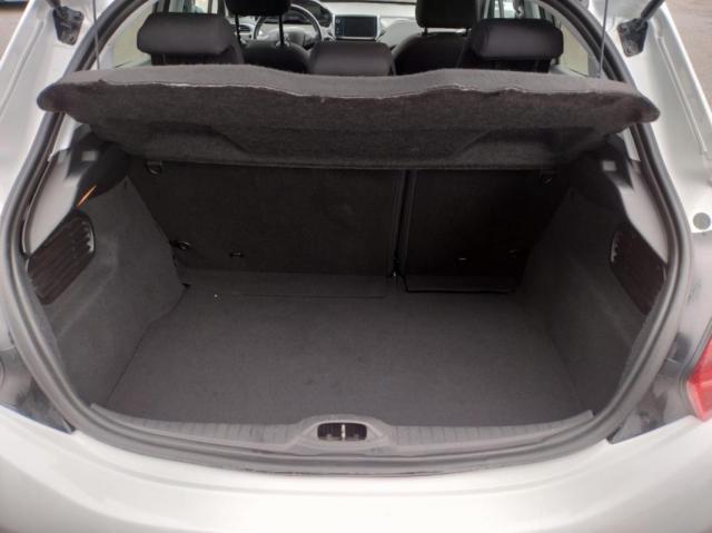 Peugeot 208 image 3
