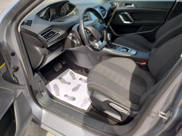 Peugeot 308 image 2