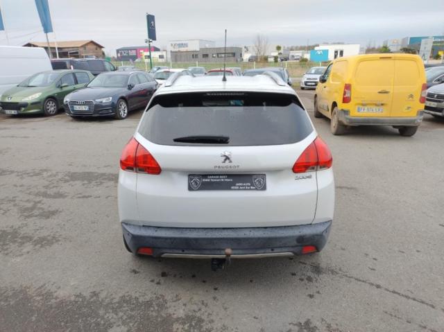 Peugeot 2008 image 2