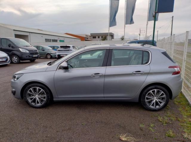 Peugeot 308 image 1
