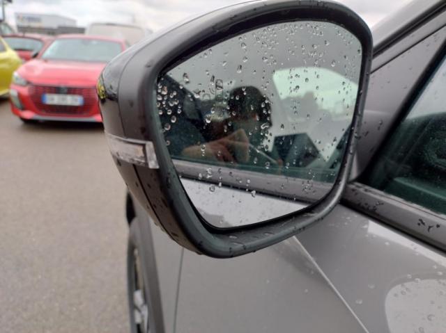 Peugeot 2008 image 5