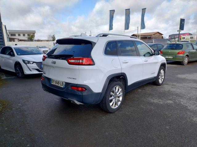 Jeep Cherokee image 6