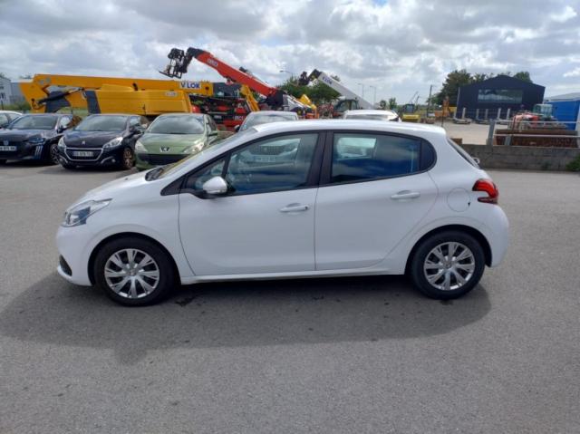 Peugeot 208 image 7