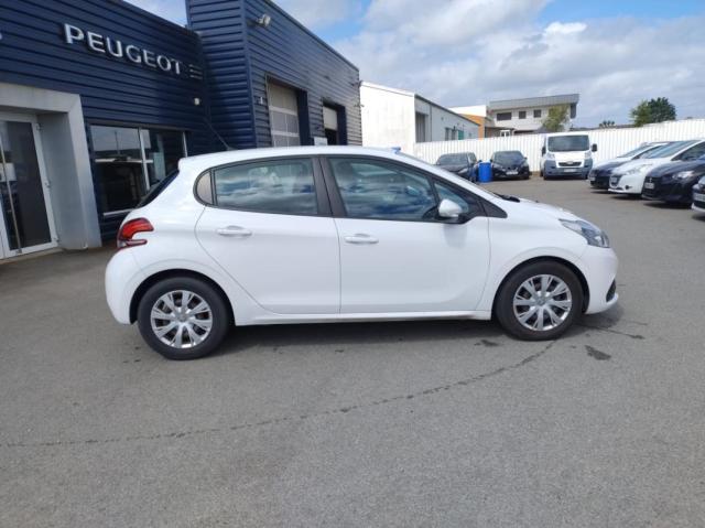 Peugeot 208 image 2