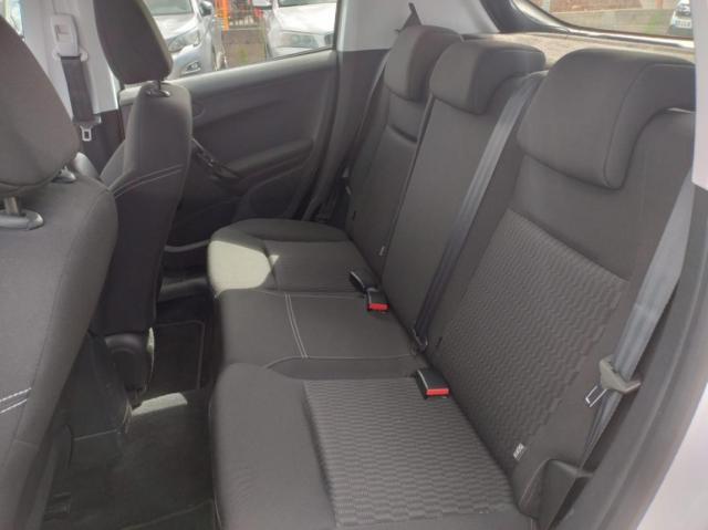 Peugeot 208 image 8