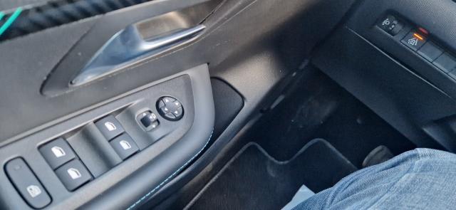 Peugeot 208 image 7