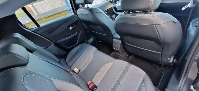 Peugeot 208 image 8