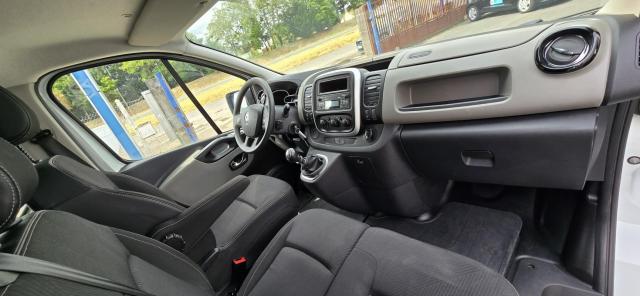Renault Trafic image 8