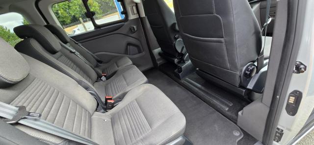 Ford Tourneo image 8
