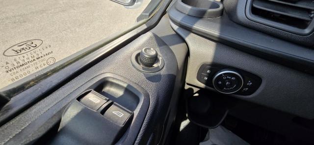 Ford Transit Custom image 9