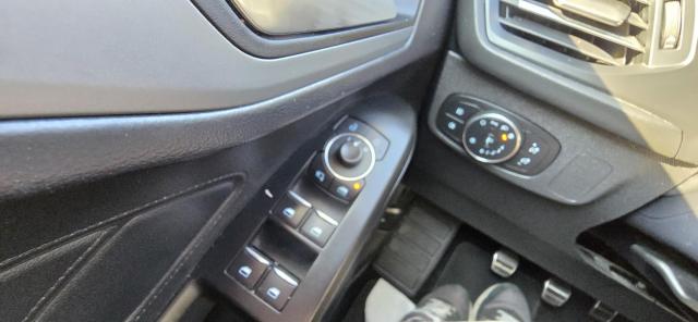 Ford Focus image 9